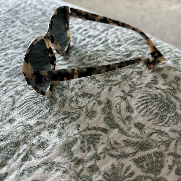 Dior Sunglasses - Picture 5 of 9